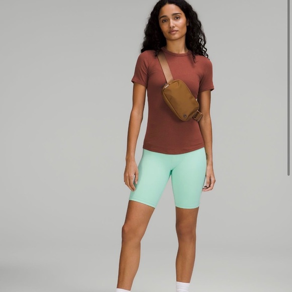 🍁Burnt Camel🍁 Lululemon Everywhere Belt Bag - Picture 9 of 12